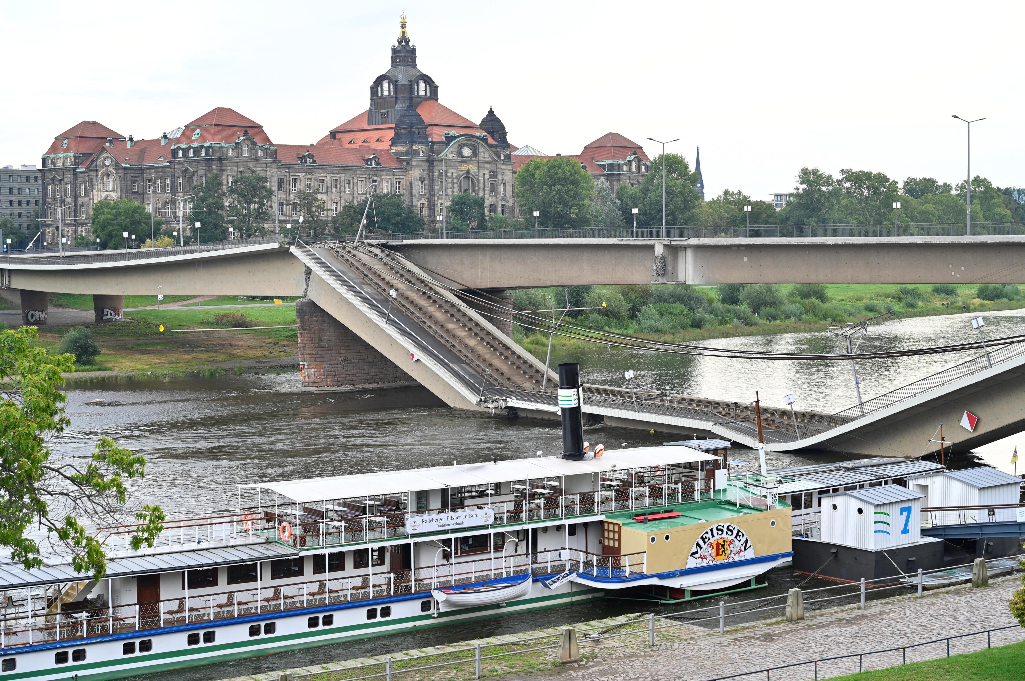 Another bomb was found in the demolition of the bridge in Dresden