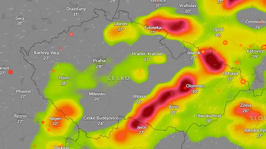 Rozpálené Česko zasáhnou silné bouřky s krupobitím, varovali meteorologové