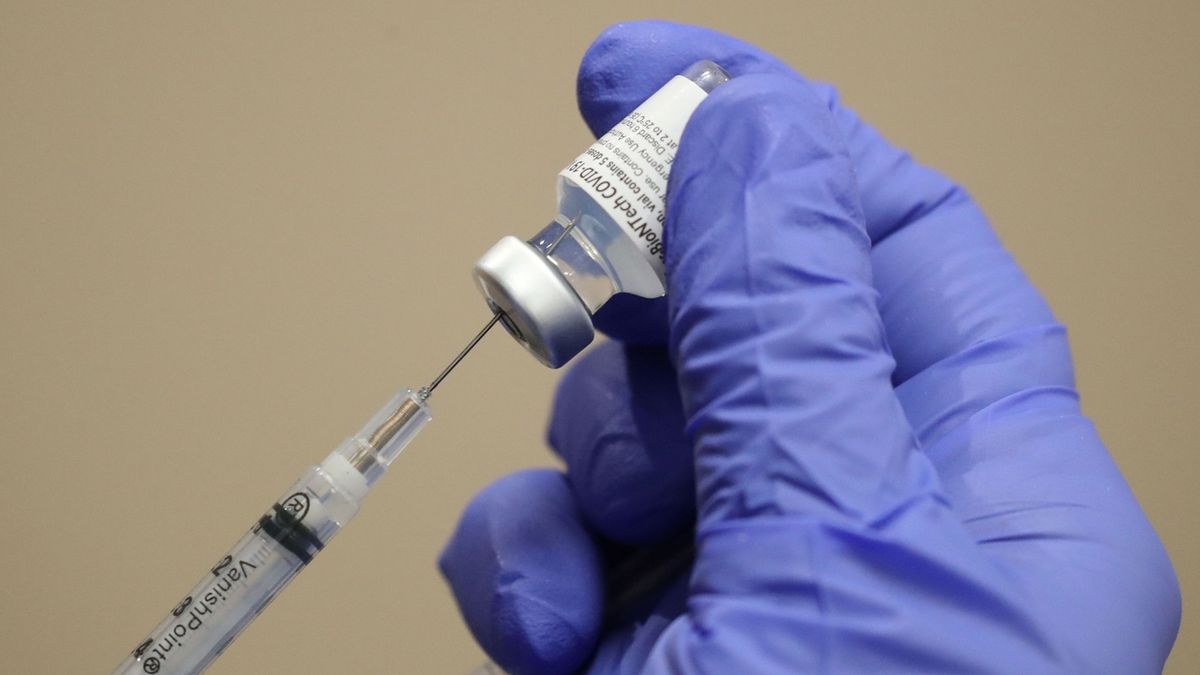 Americký úřad zkoumá srdeční záněty u mladých po očkování