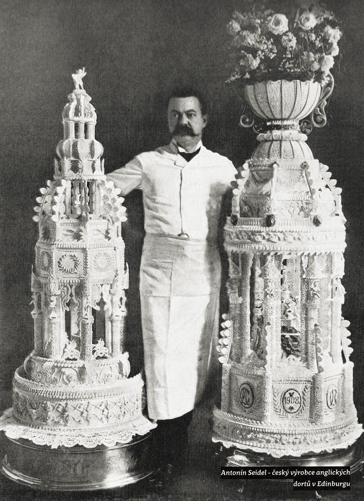 Cukrář Antonín Seidel se svými výrobky – dorty vyráběl i v Edinburghu.