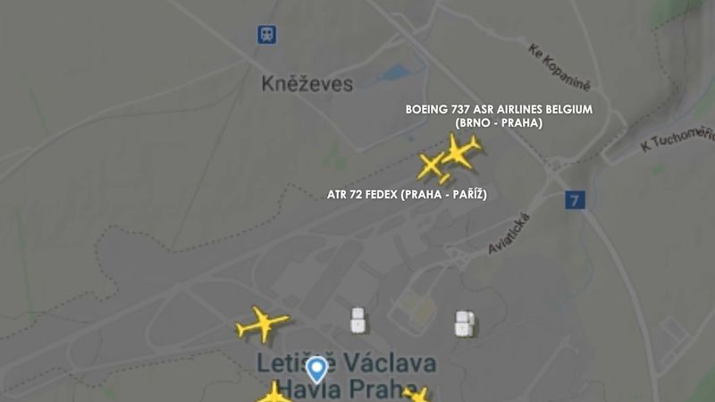 Incident na Ruzyni: Přistávajícímu boeingu vjelo na dráhu jiné letadlo