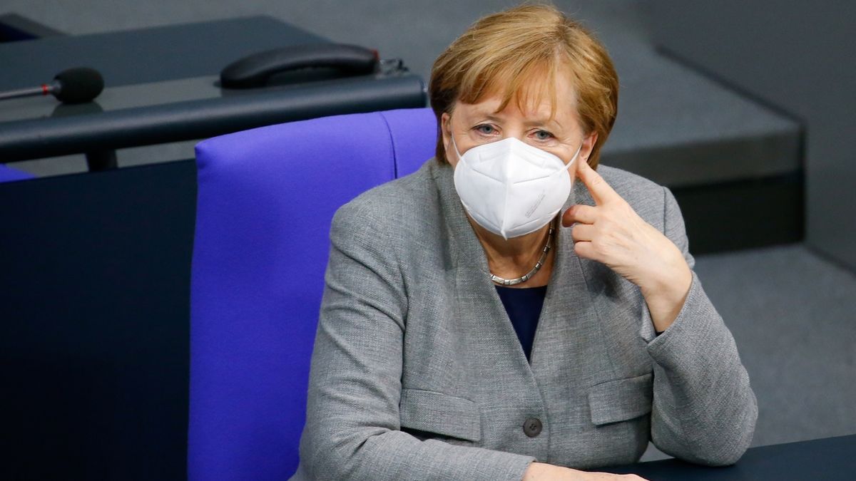 Polský tisk: Merkelová se vymluvila Morawieckému