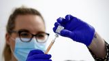 Německá komise nedoporučuje vakcínu AstraZeneca seniorům