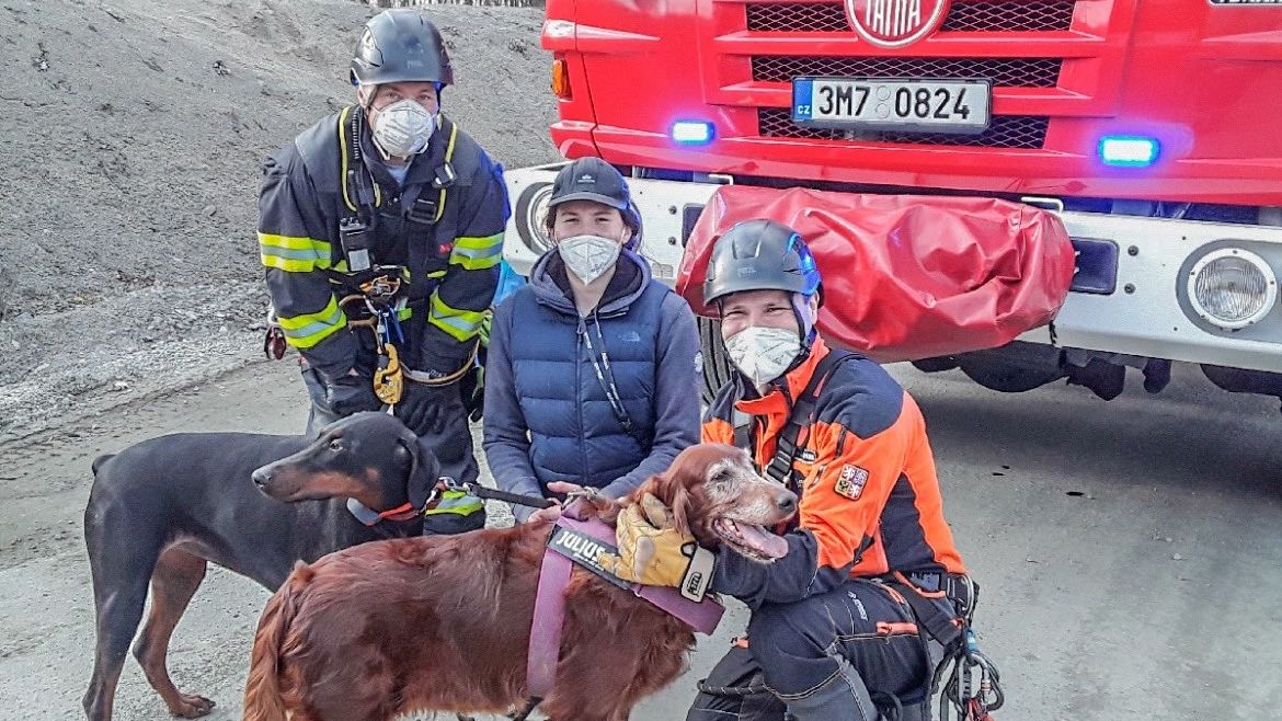 Hasiči zachraňovali na Přerovsku psa v lomu