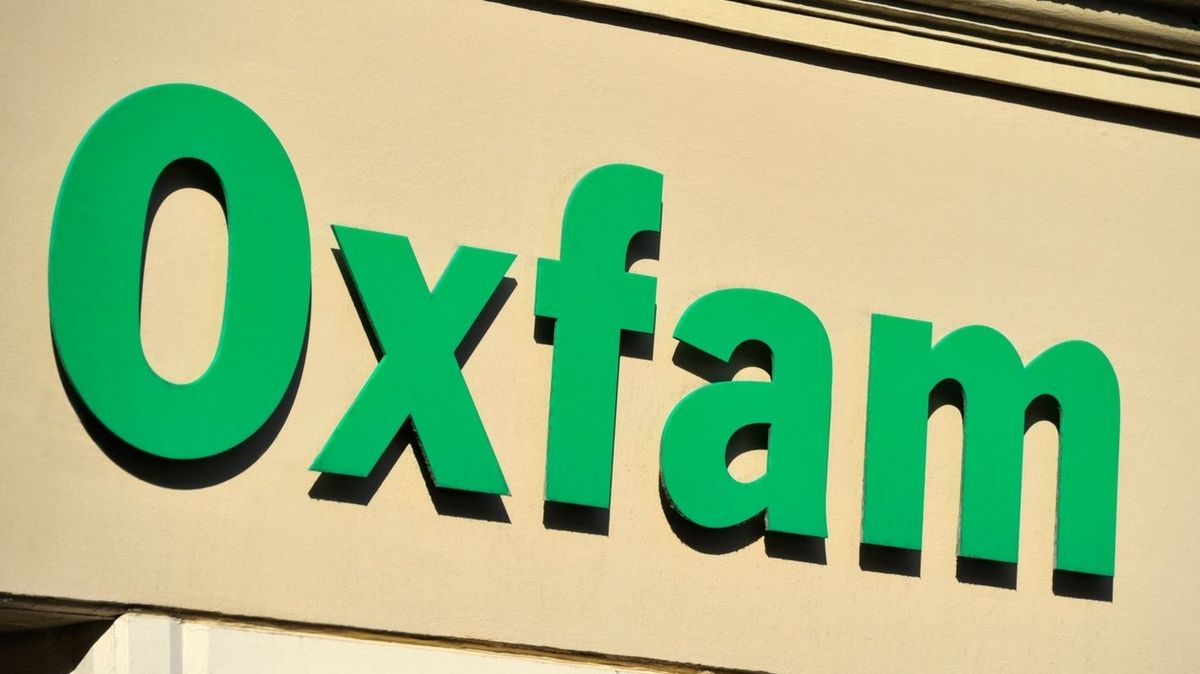Kvůli sexuálnímu skandálu britská vláda zastavila peníze organizaci Oxfam