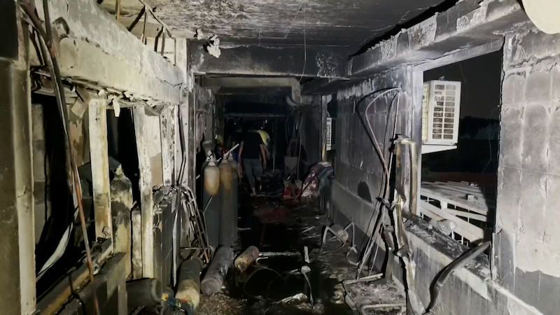 V Bagdádu vyhořela nemocnicie pro pacienty s covidem