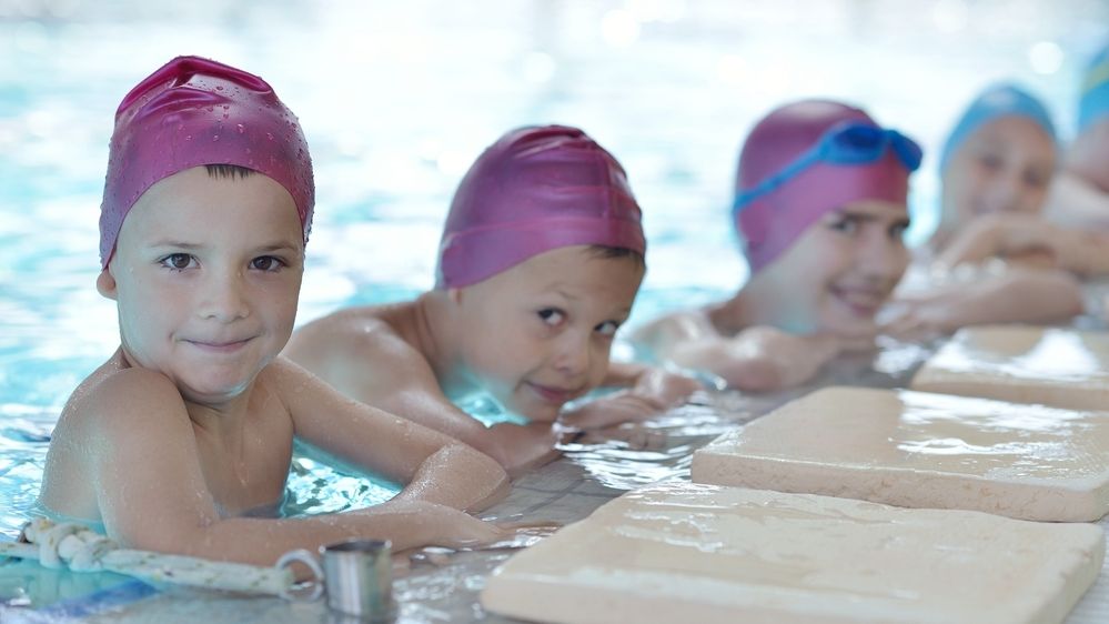 Kurzy plavání pro děti rok neprobíhaly. Může to zhoršit statistiky utonulých