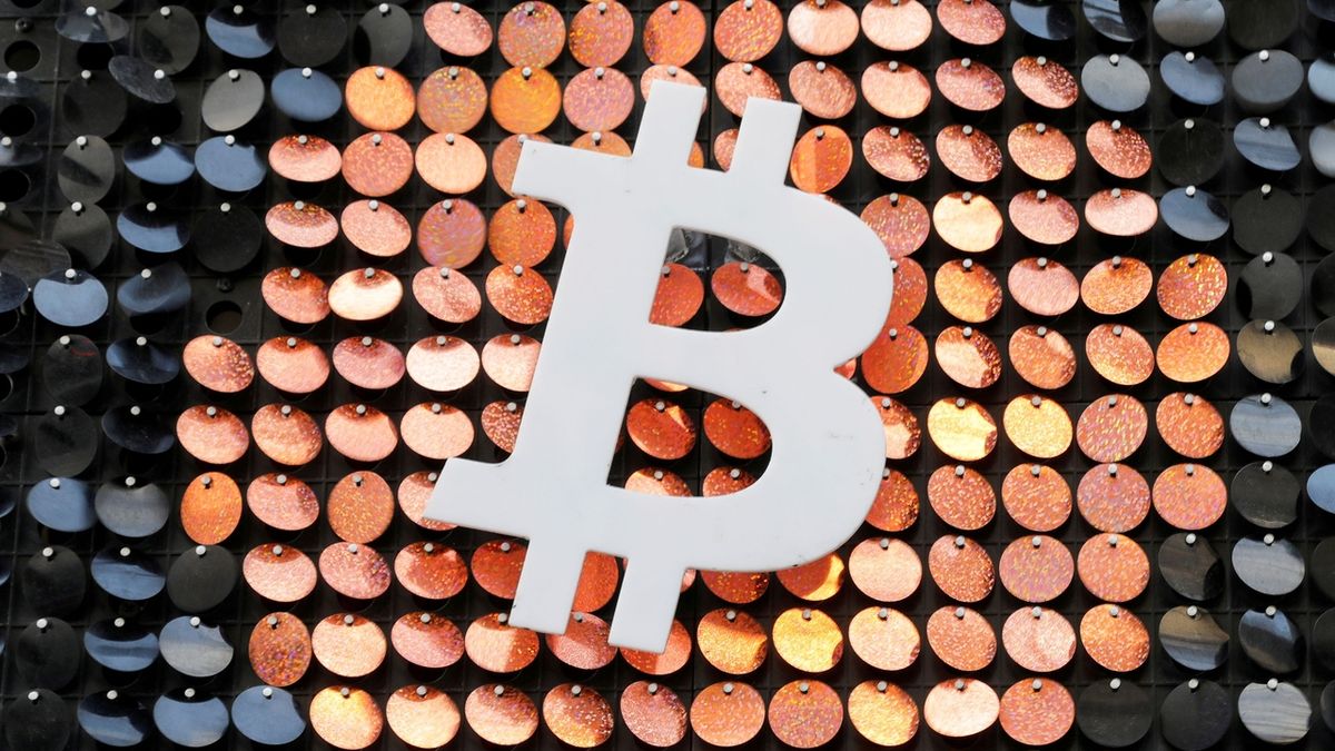 Salvador by neměl používat bitcoin jako zákonné platidlo, burcoval MMF