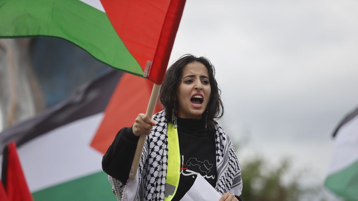 FOTO: V Praze se demonstrovalo za Palestinu i Izrael