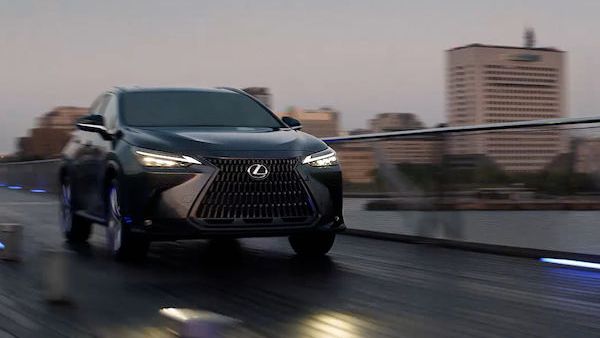 Lexus NX přijíždí v nové generaci, je prvním plug-in hybridem značky