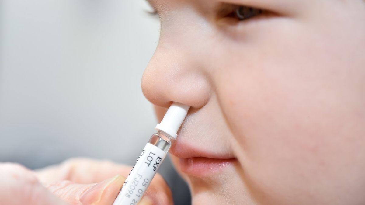 Rusové chystají covidovou vakcínu ve formě nosního spreje