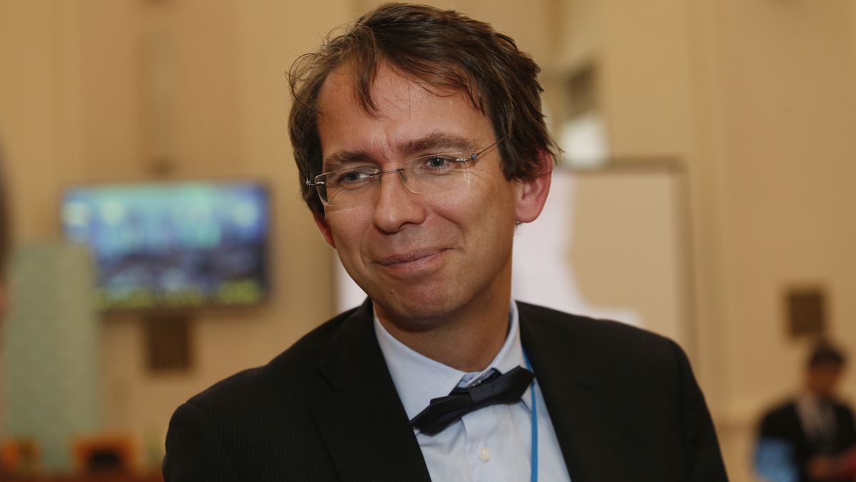 Petr Drulák (1972) je politolog, diplomat a český velvyslanec ve Francii.