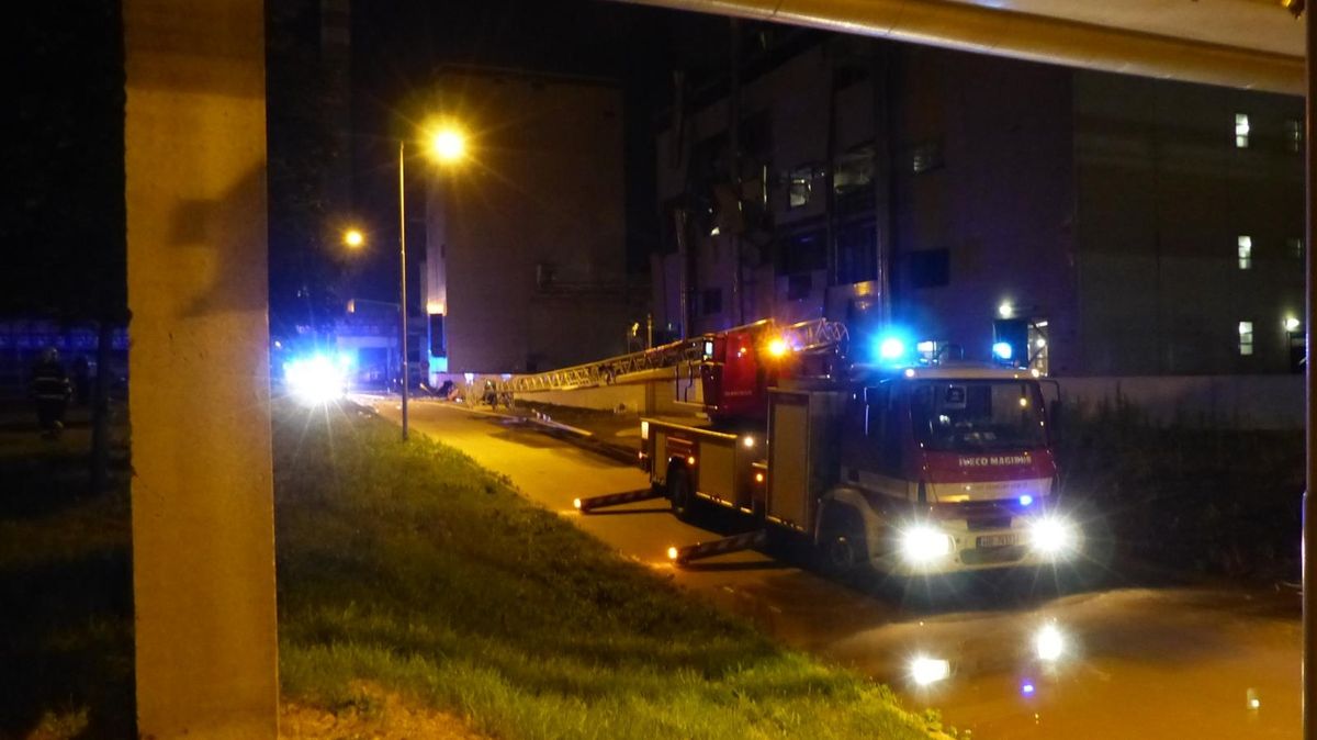 Policie šetří výbuch v Lovosicích jako trestný čin