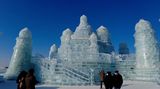 Největší ledový festival světa je kvůli covidu skoro bez návštěvníků
