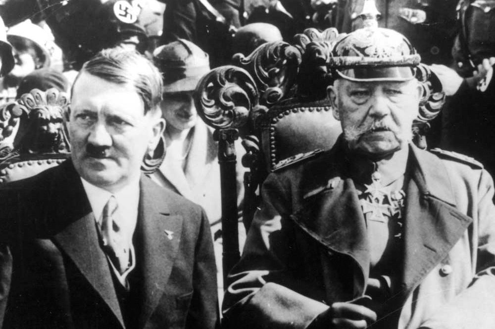 Hitler před 90 lety převzal moc