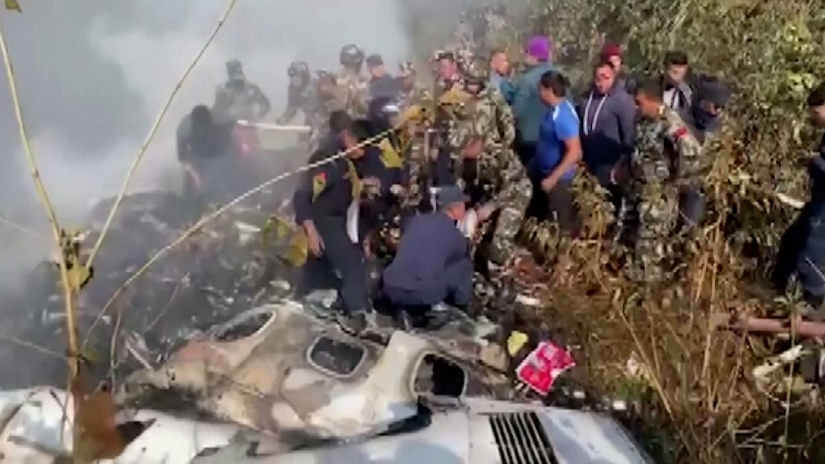V Nepálu havarovalo letadlo se 72 lidmi na palubě