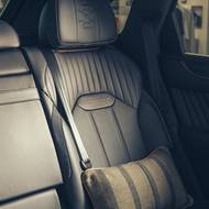 Bentley Bentayga v unikátní edici Private White V.C.