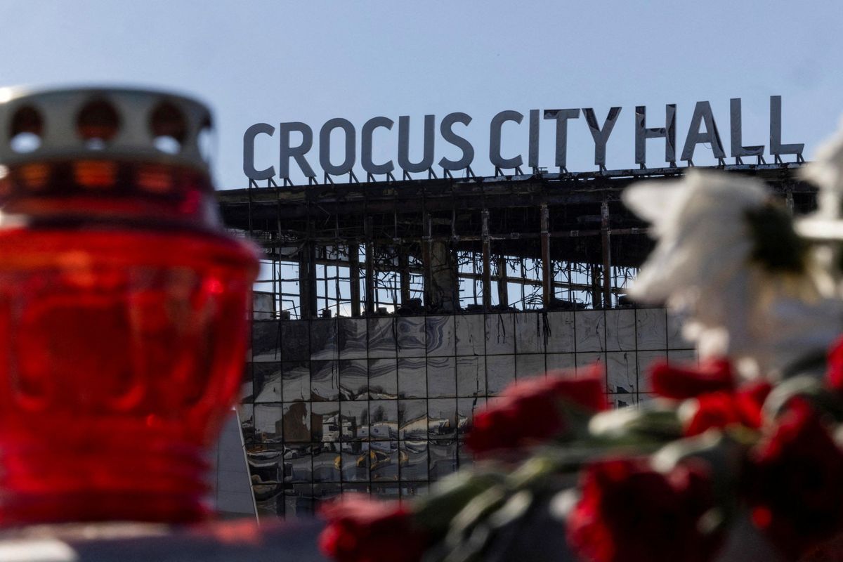 Po teroristickém útoku u Moskvy se stále pohřešuje téměř stovka lidí