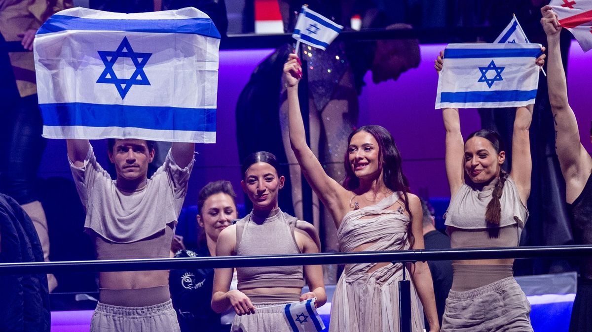 Šok v Eurovizi. Izraelka navzdory protestům postoupila do finále. A zřejmě s obrovským náskokem