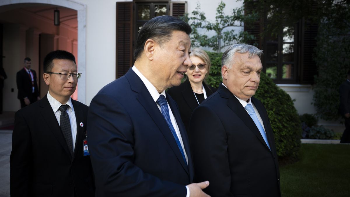 Čína je pilířem nového světového řádu, nechal se slyšet Orbán. Si byl s návštěvou Budapešti také spokojen
