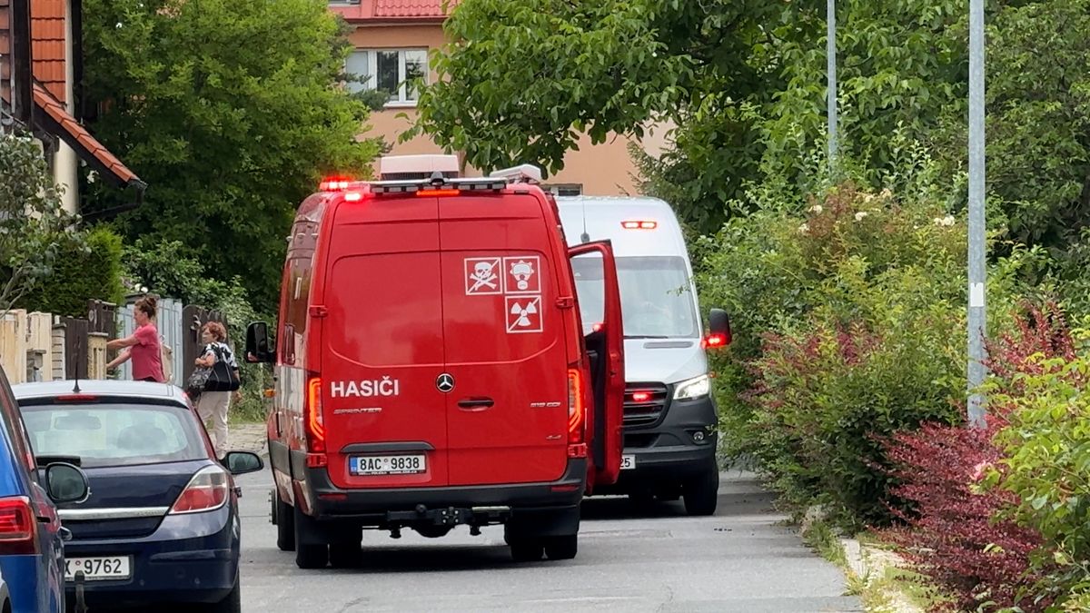 Policisté v Praze zasahovali kvůli lahvi s podezřelou látkou