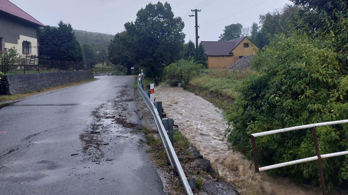 Muž na Slovácku spadl do rozvodněného potoka a už se nevynořil