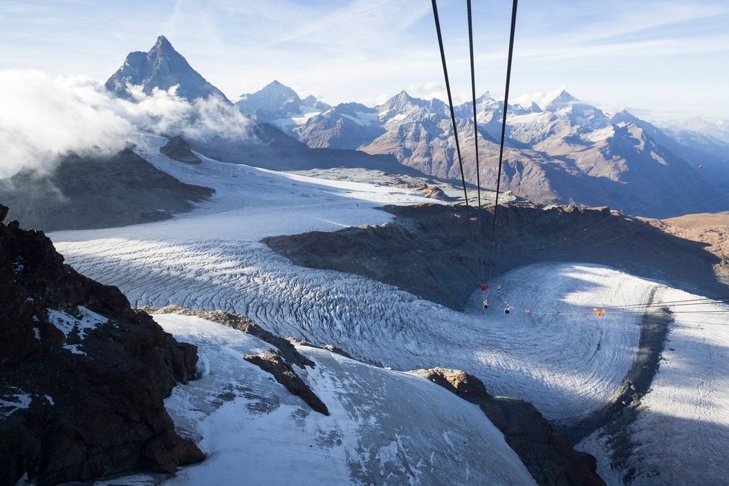 Oblast ledovce Klein Matterhorn ve Walliských (Penninských) Alpách