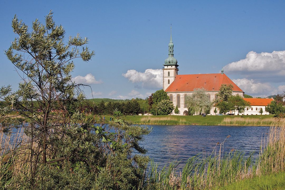 Mostecký kostel Nanebevzetí Panny Marie dnes. 