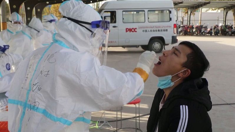BEZ KOMENTÁŘE: V provincii Kašgar probíhá masivní testování na koronaviru