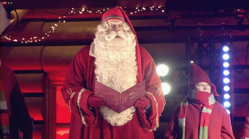 Santa Claus zahájil vánoční sezonu ve svém rodném městě v Laponsku. 