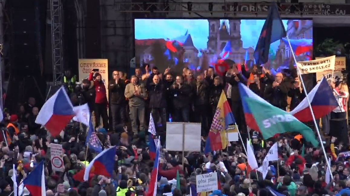Demonstrace na Staroměstském náměstí