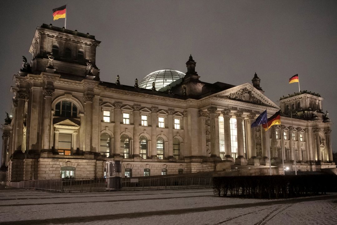 Budova Říšského sněmu v Berlíně, v níž se nachází sídlo německého spolkového sněmu (Bundestag)