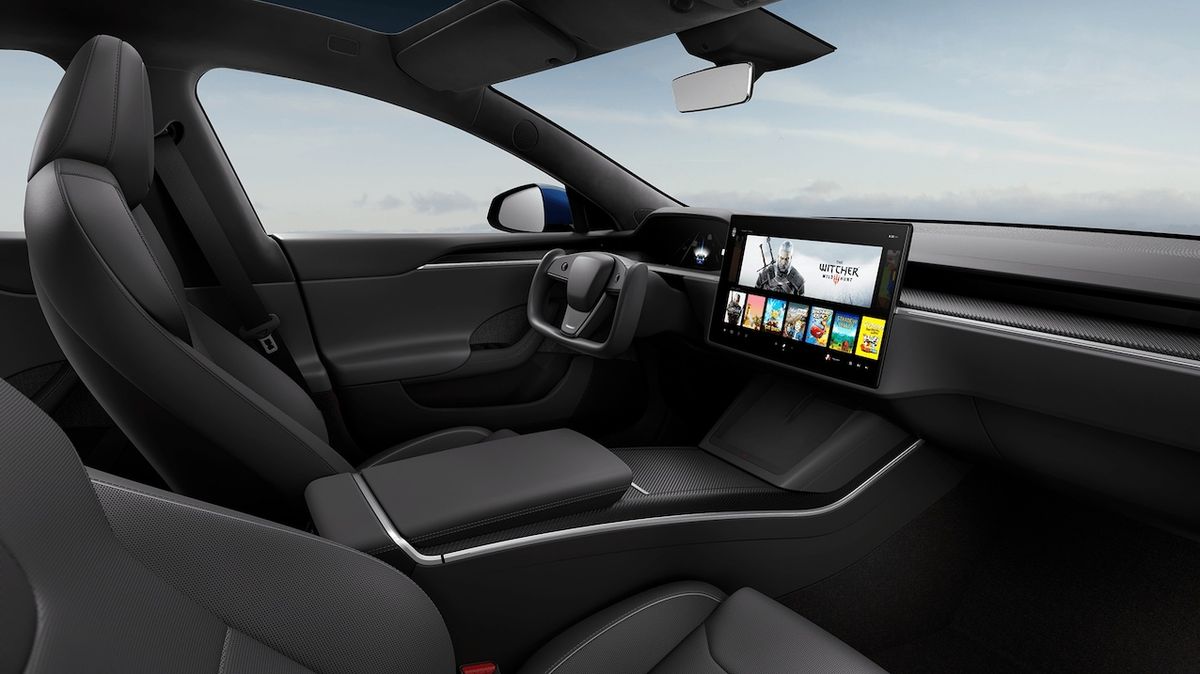 Interiér Tesly Model S po faceliftu
