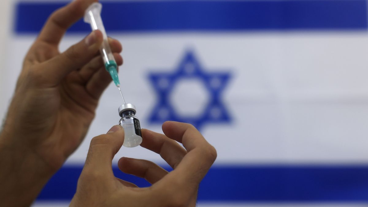 Očkování vakcínou Pfizer/BioNTech v Izraeli