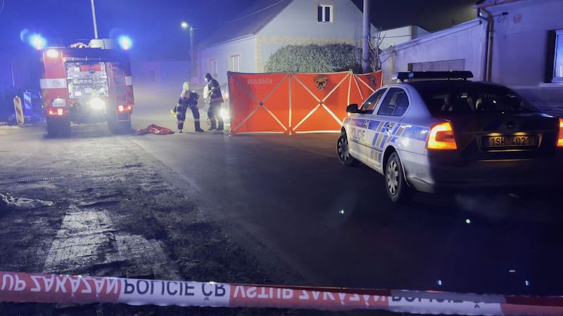 Řidič na Kladensku zabil chodce a ujel, vůz policie rychle našla