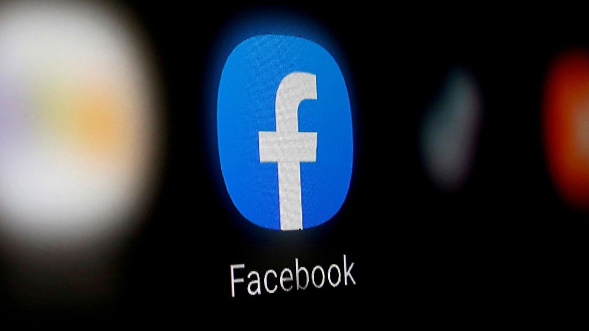 Facebook porušuje práva občanů, burcuje Rusko kvůli blokaci příspěvků