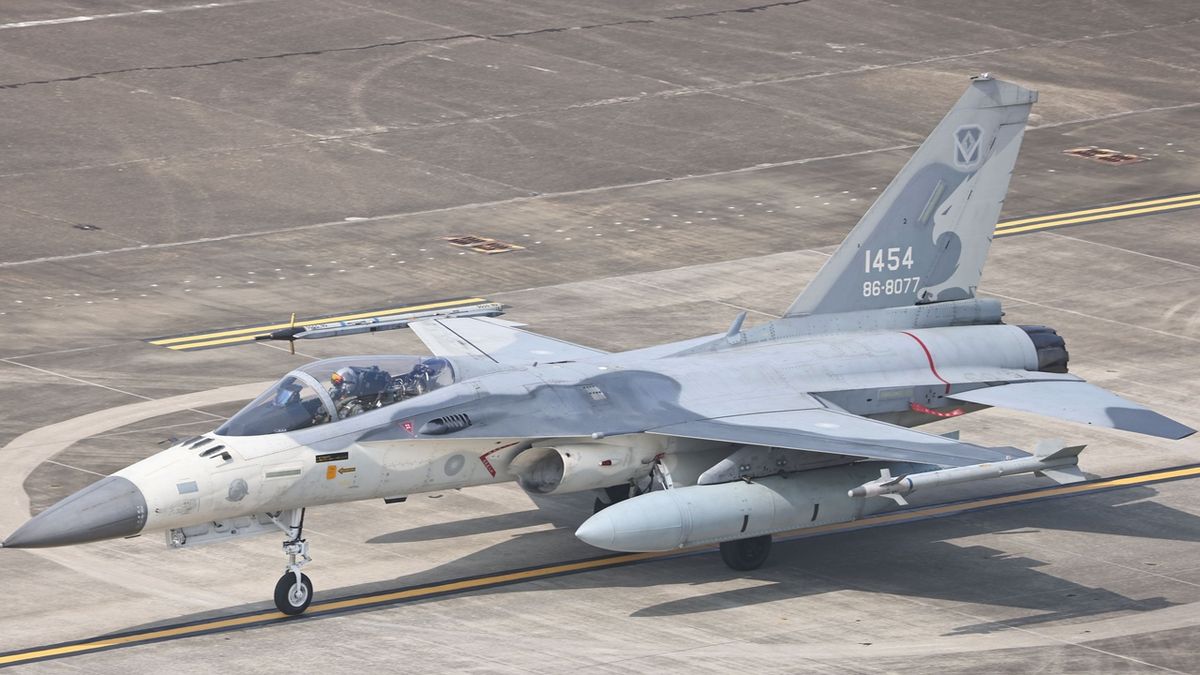 K Tchaj-wanu se přiblížil rekordní počet 38 čínských vojenských letadel