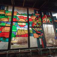 Pokud si u něčeho můžeme být zcela jistí, že to již není ve stejném stavu jako v roce 2016 (na snímku), je to tento tuze křehký výtvor nacházející se nedaleko pripjaťské loděnice.