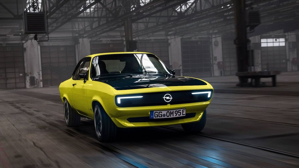 Opel přejde od roku 2028 na elektromobily, chystá návrat manty