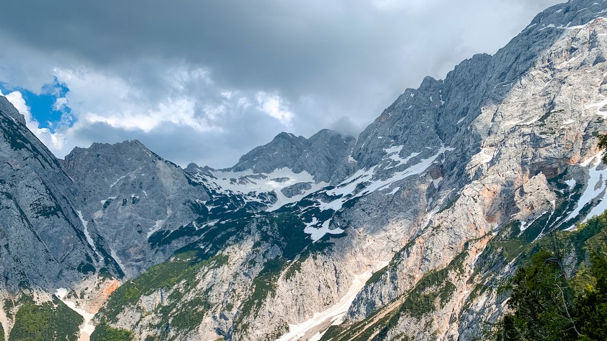 Dva čeští horolezci se zřítili v Alpách