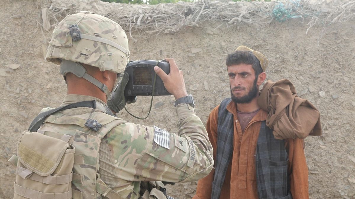 Tálibové našli data o spolupracovnících spojenců, Američané se bojí prozrazení