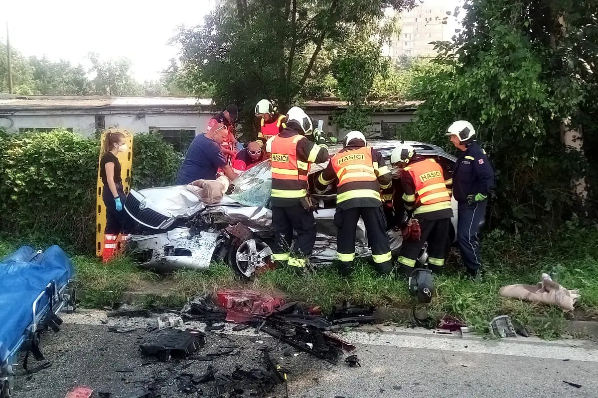 Hromadna Nehoda Zastavila Hlavni Tah V Budejovicich Novinky Cz