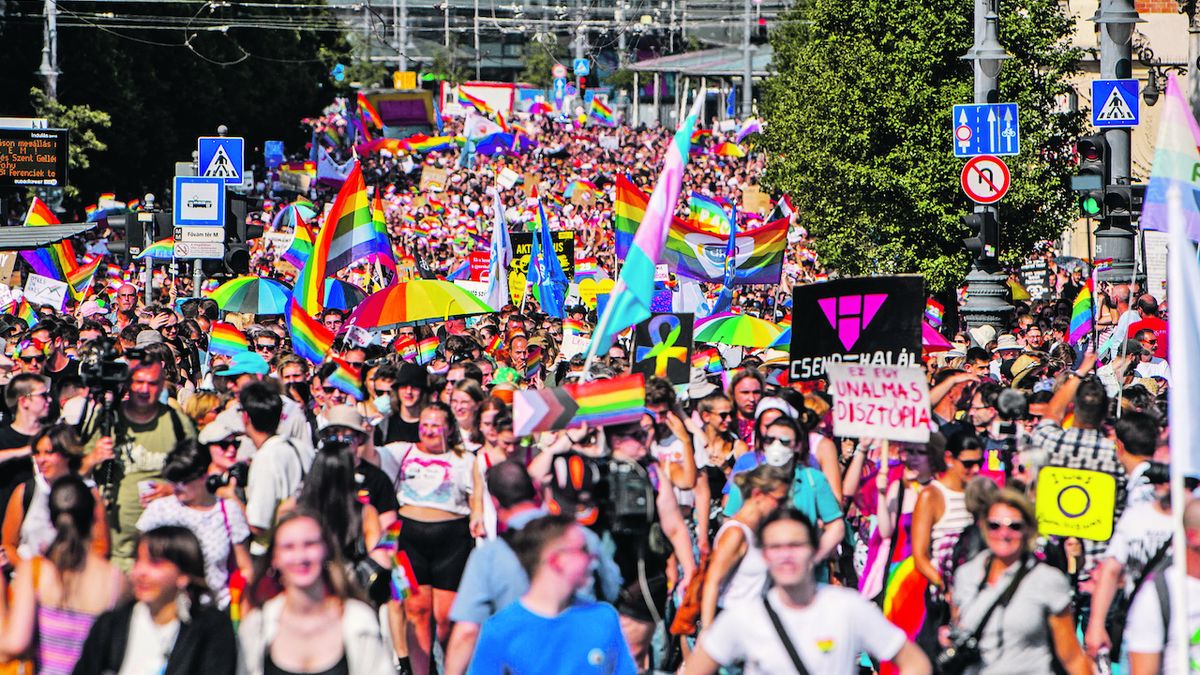 Orbánova vláda chce zákonem zakázat pochod hrdosti LGBT+ v Budapešti, který se tam koná už třicet let