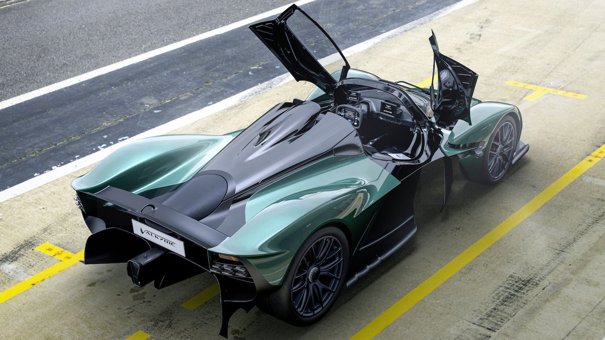 Nejextrémnější Aston Martin přišel o střechu, Britové vyrobí jen 85 spiderů