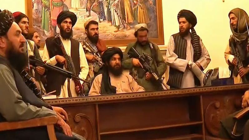 Tálibán na afghánské miliardy nedosáhne. Zmrazí je Američané