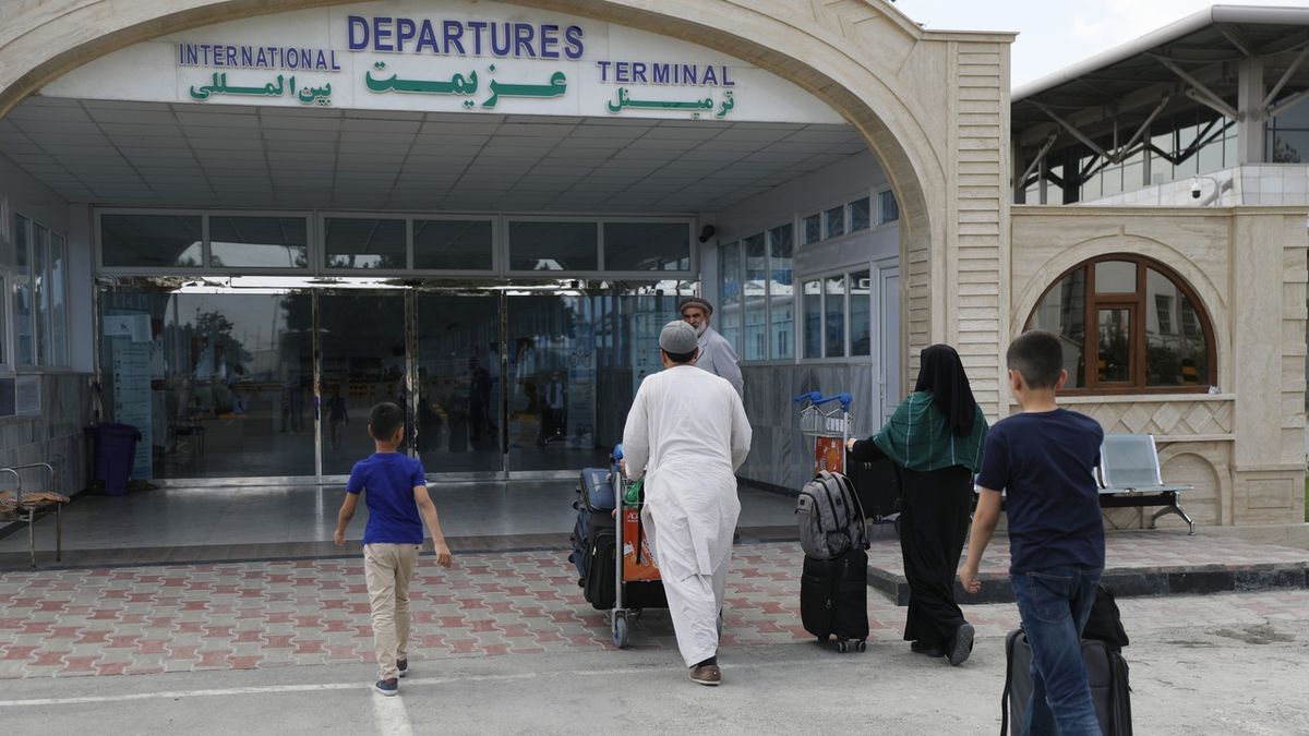 USA z Afghánistánu letecky evakuovaly 3200 lidí