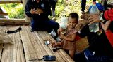 Unesená dvouletá holčička přežila tři dny v thajské jeskyni