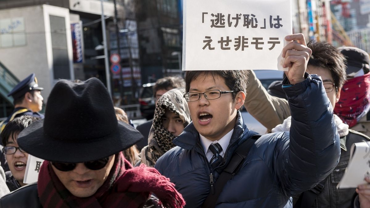 Aliance nepopulárních mužů protestovala v Tokiu proti Vánocům
