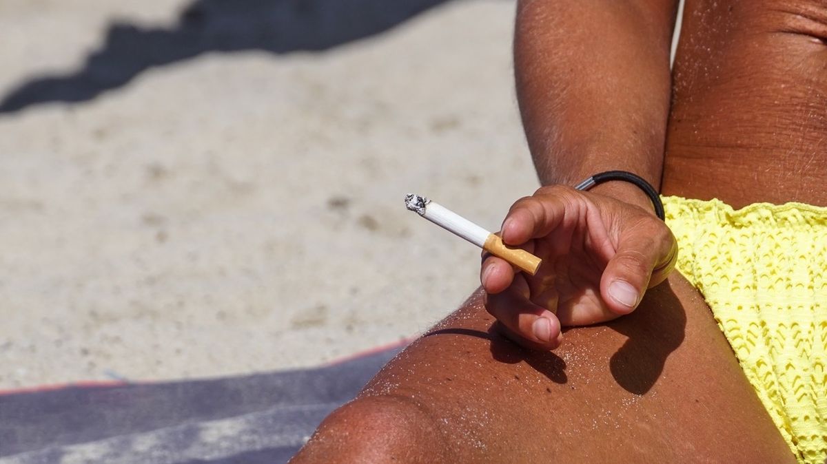 Španělsko zakáže kouření na všech plážích. Jako první v Evropě