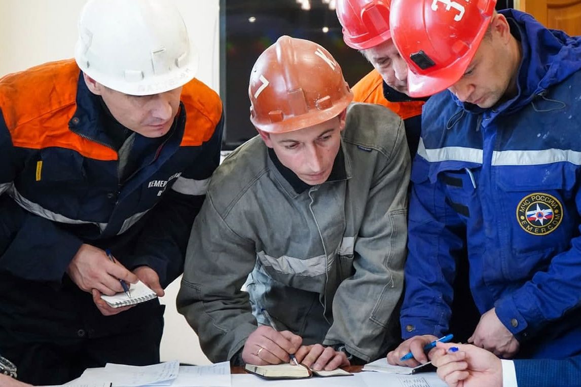 Důlní neštěstí v ruské Kemerovské oblasti na Sibiři si vyžádalo 52 obětí.